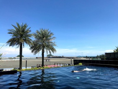 สระว่ายน้ำ/ชายหาด