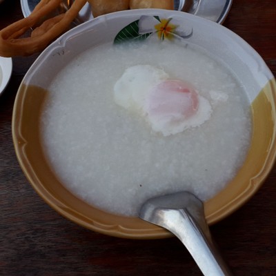 โจ๊กหมูใส่ไข่
