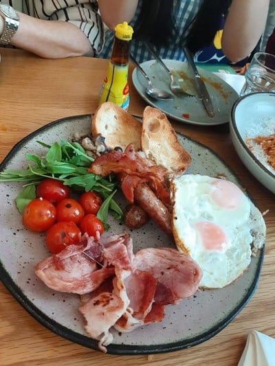 อาหาร หรือ เครื่องดื่ม