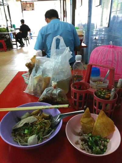 อาหาร หรือ เครื่องดื่ม