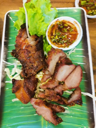 คอหมูย่าง