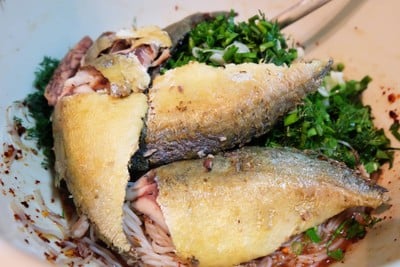 ยำขนมจีนปลาทู