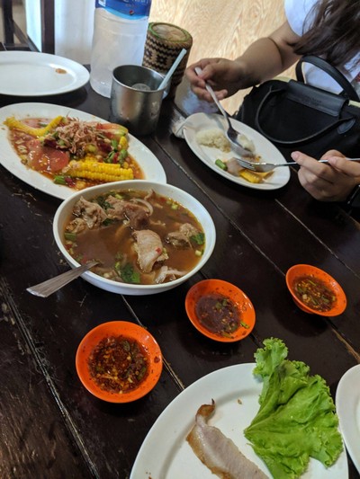 อาหาร หรือ เครื่องดื่ม