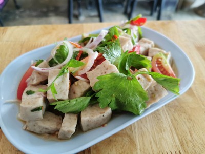 ยำหมูยอ