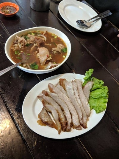 อาหาร หรือ เครื่องดื่ม
