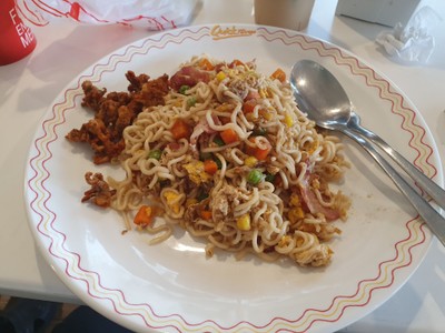 เส้นเกาหลีผัดเบค่อน
