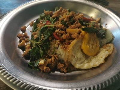 กะเพราหมูสับ(ถาด)
