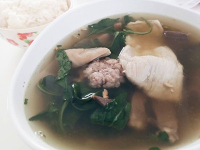 เกาเหลาเลือดหมู