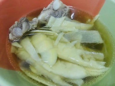 แกงจืดหน่อไม้กระดูกอ่อนหมู