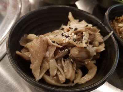 เห็ดผัดน้ำมันงา