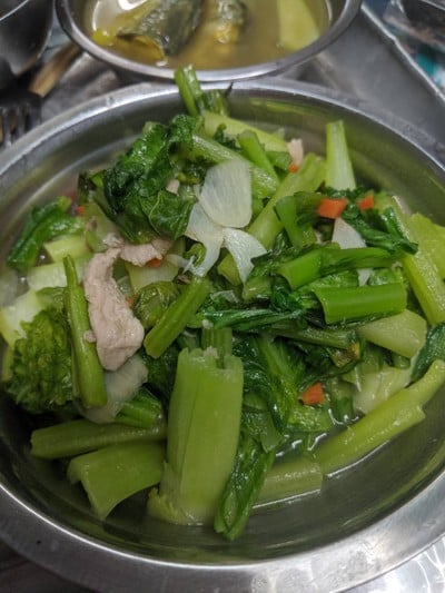 ผักสหายกวางตุ้ง