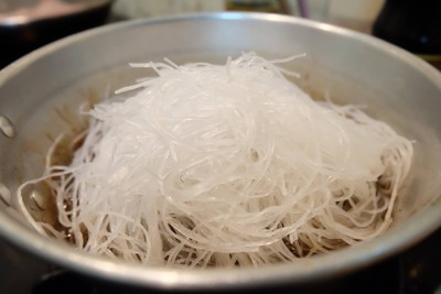 วิธีทำ กุ้งอบวุ้นเส้น วิธีทำ กุ้งอบวุ้นเส้น