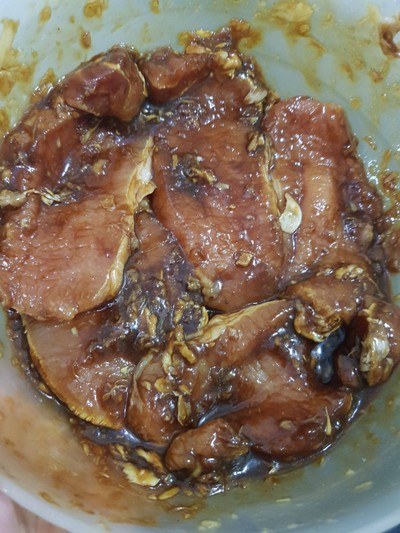 วิธีทำ หมูอบกระเทียมพริกไทย วิธีทำ หมูอบกระเทียมพริกไทย