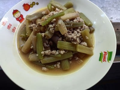 วิธีทำ ผัดสายบัว วิธีทำ ผัดสายบัว