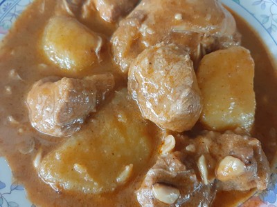 มัสมั่น 2 in 1 (หมู+ไก่)