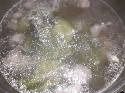 วิธีทำ มะระตุ๋นซี่โครงหมู วิธีทำ มะระตุ๋นซี่โครงหมู