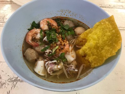 เกี๊ยวปลาต้มยำทะเล