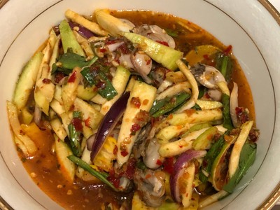 ยำมะม่วงหอยนางรม