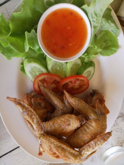 ปีกไก่ทอดน้ำปลา