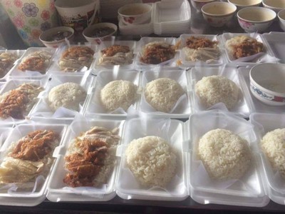 อาหาร หรือ เครื่องดื่ม
