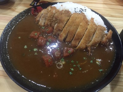 ข้าวแกงกะหรี่ไก่ทอด