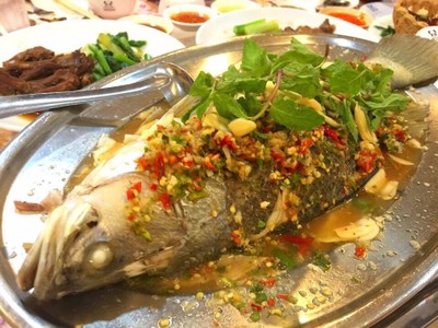 ปลากะพงนึ่งมะนาว