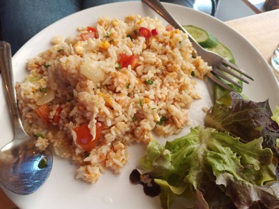 ข้าวผัดแซลมอล