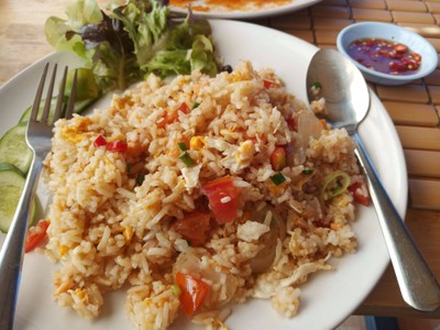 ข้าวผัดแซลมอล