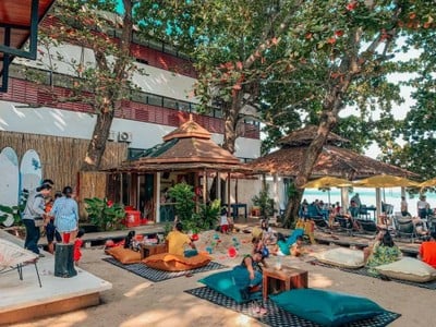 บรรยากาศ Blue Surf Cafe