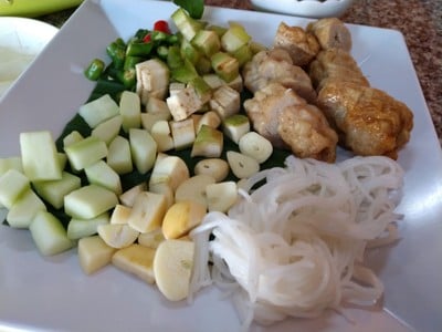 แหนมเนือง