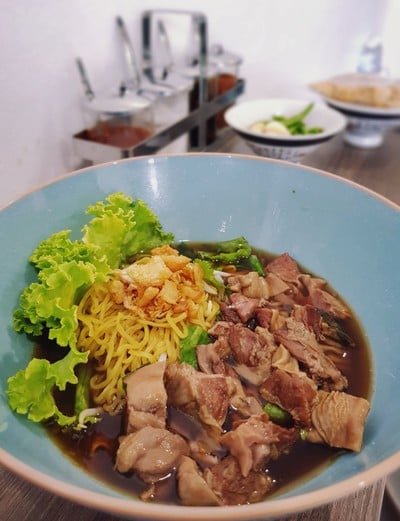 ร้านมีเส้น ก๋วยเตี๋ยวขาหมูโบราณ ไก่ตุ๋น หมูตุ๋น @ท่าข้าม ท่าข้าม พุนพิน