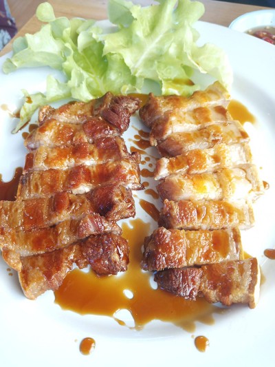 หมูสามชั้นทอดน้ำปลา