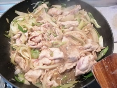 วิธีทำ ไก่ผัดต้นหอมญี่ปุ่น วิธีทำ ไก่ผัดต้นหอมญี่ปุ่น