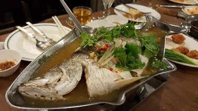 ปลากะพงนึ่งมะนาว