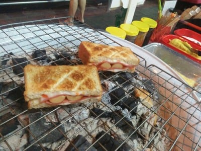 แซนวิช_ปิ้ง__โบโลน่าไก่