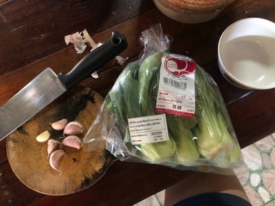 วิธีทำ ฮ่องเต้น้อย น้ำมันหอย (แบบราด)