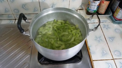 วิธีทำ มะระต้มกระดูกหมู