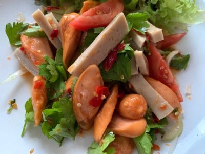 วิธีทำ ยำหมูยอไส้กรอก วิธีทำ ยำหมูยอไส้กรอก