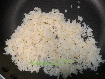 วิธีทำ ข้าวผัดกระเทียม