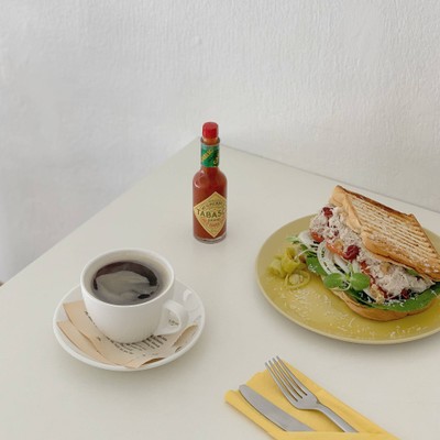 Creamy chicken sandwich