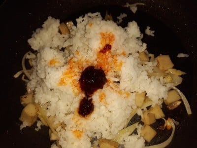 วิธีทำ ข้าวผัดน้ำพริกเผา