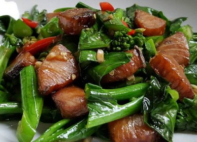 คะน้าปลาเค็ม