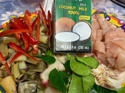 วิธีทำ ต้มข่าไก่หัวปลี วิธีทำ ต้มข่าไก่หัวปลี