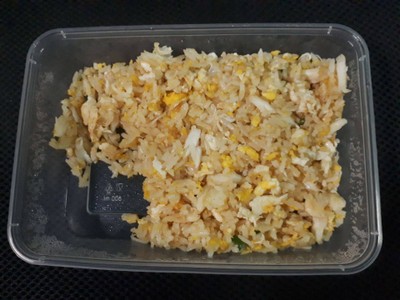 ข้าวผัดปู (กลาง)