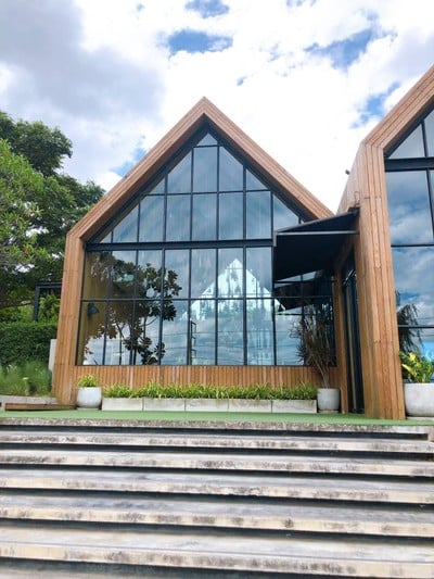 ออกแบบเรือนกระจกได้สวยมาก 