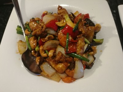 ไก่ผัดเม็ดมะม่วงฯ