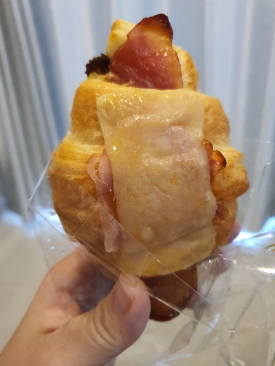 CROISSANT HAM & CHEESE