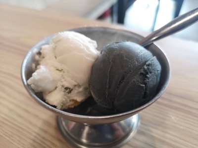 ไอติมน้ำดำ