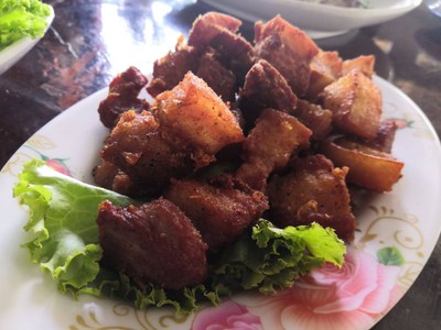 สามชั้นทอดน้ำปลา