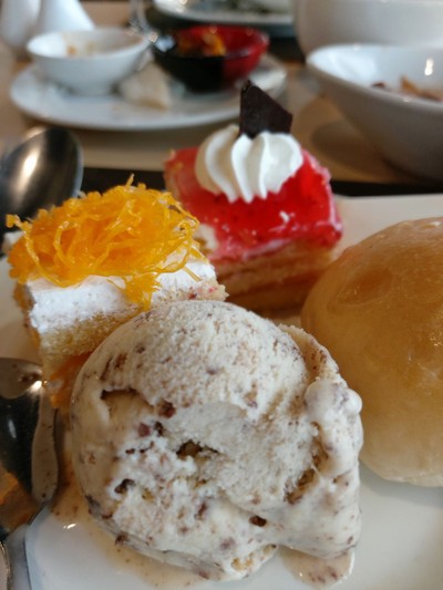ไอศกรีม ขนมหวาน